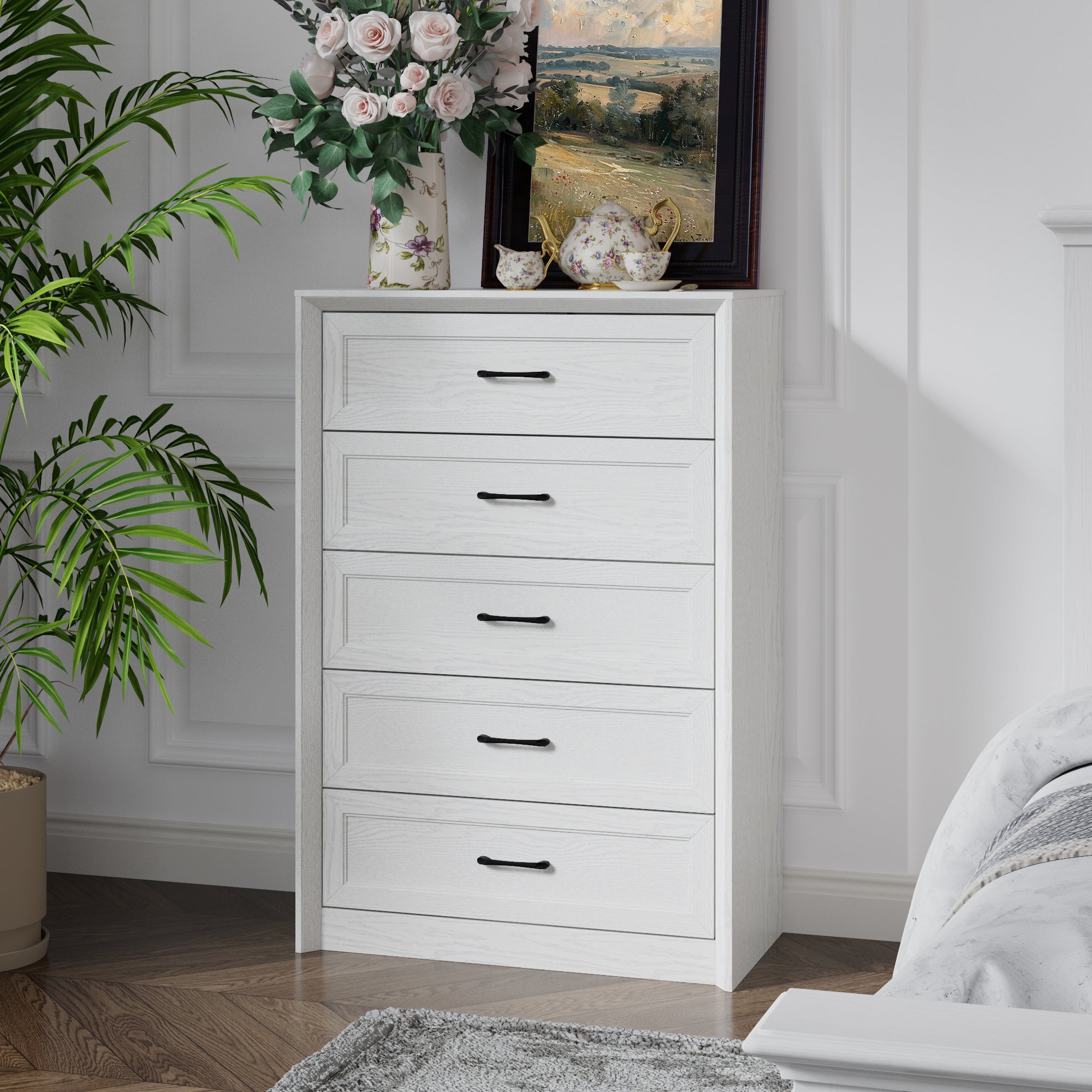5-Drawer Dresser With Elegent Design