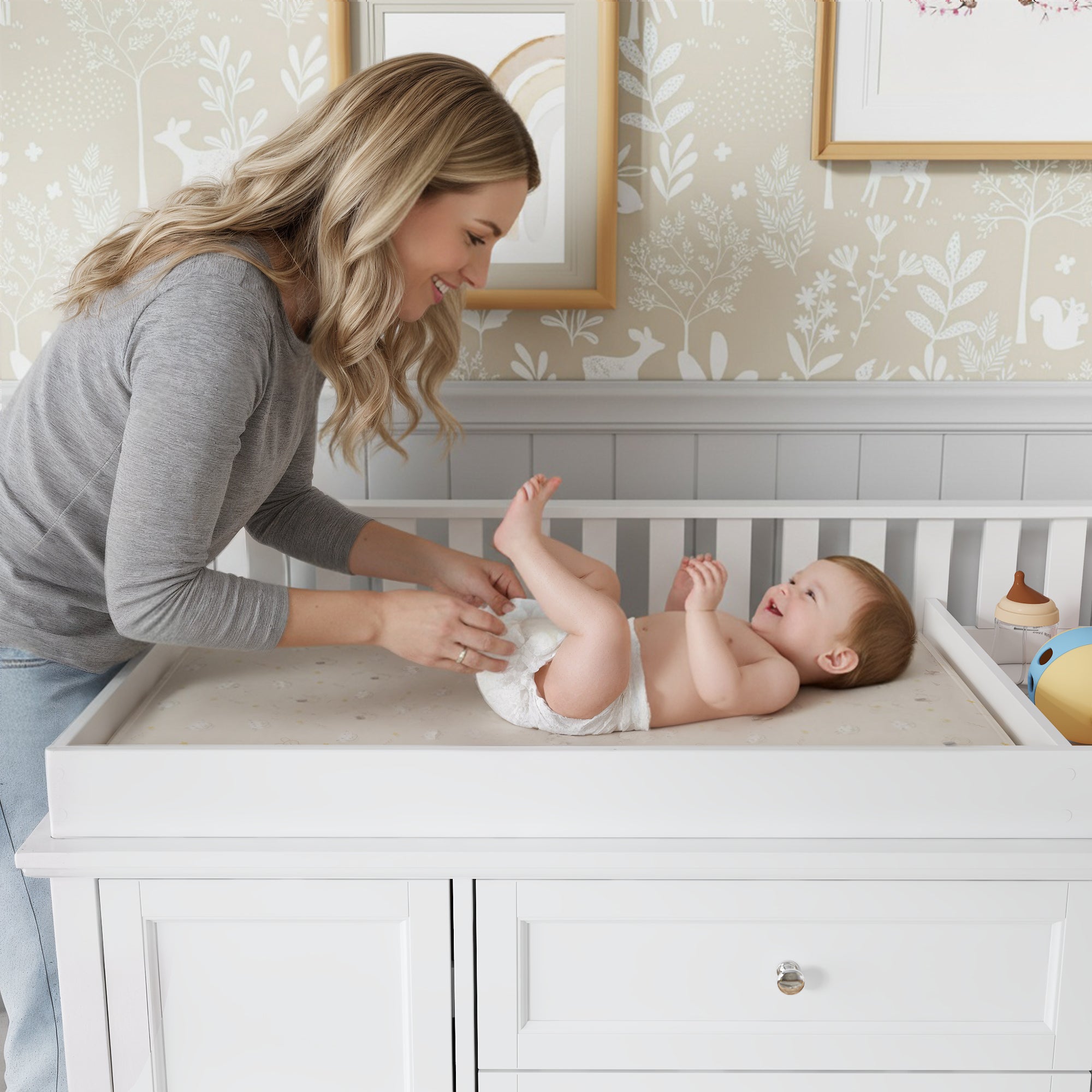 47.2" Wide White Changing Table Dresser With 2 Cabinets & 4 Drawers
