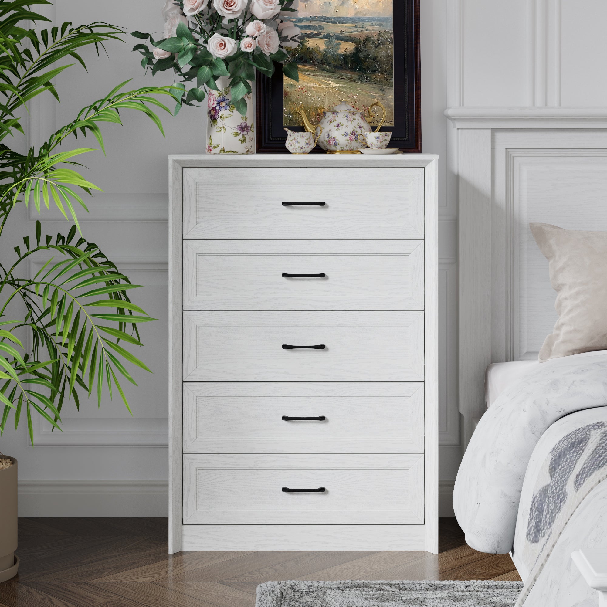 5-Drawer Dresser With Elegent Design