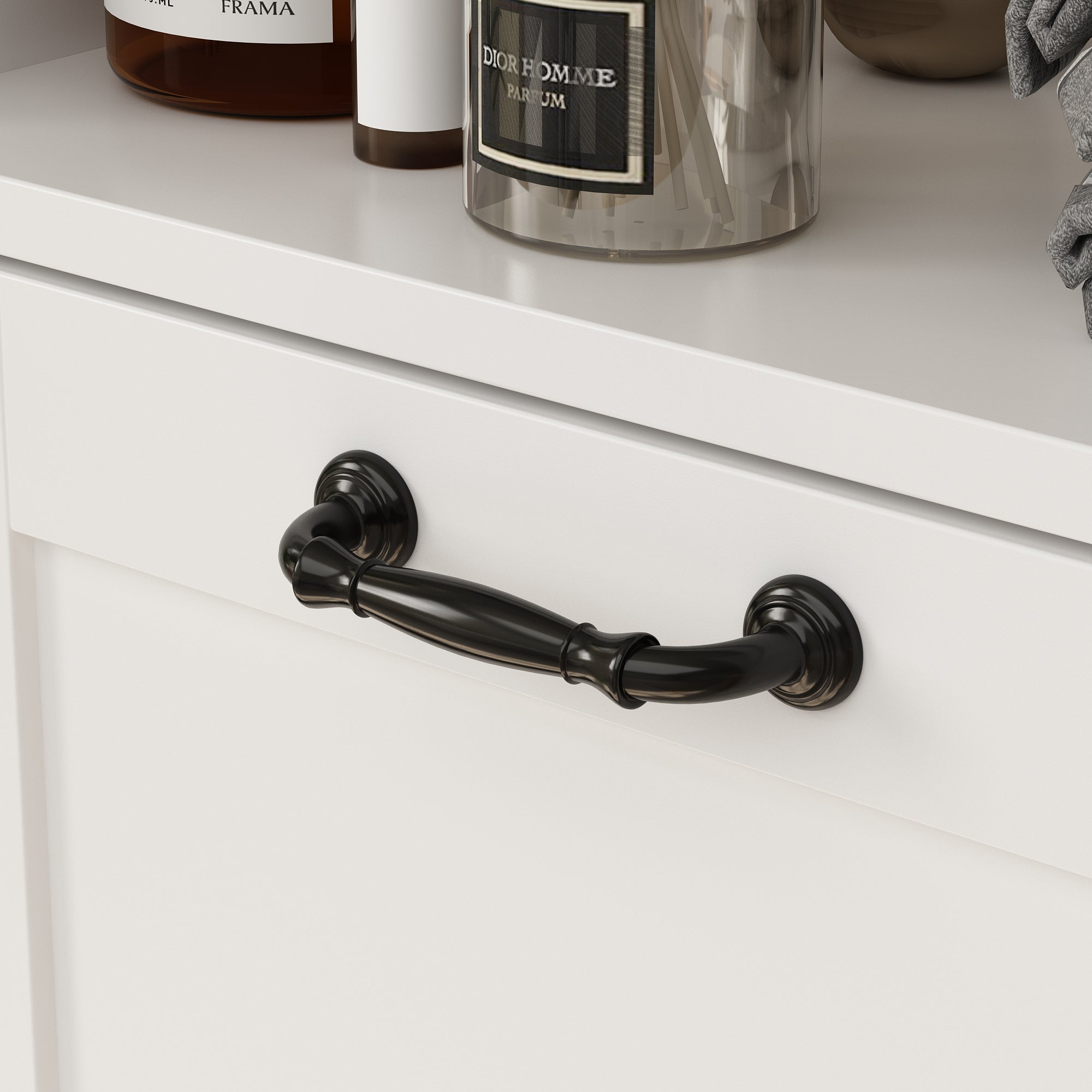 Elegent Bathroom Cabinet With White Finish